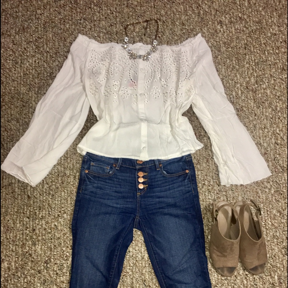 Bell sleeve eyelet top